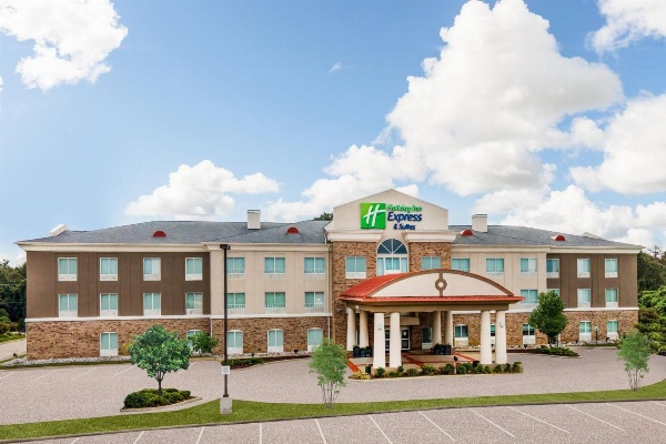 Holiday Inn Express Hotel Winona North image 1