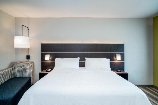 Holiday Inn Express Hotel Winona North image 22